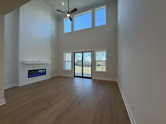 2068 Conductor Ln, Thompsons Station, TN 37179