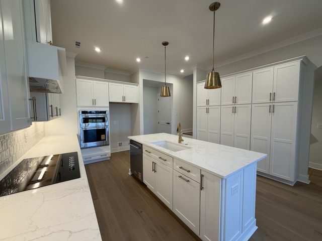 2068 Conductor Ln, Thompsons Station, TN 37179