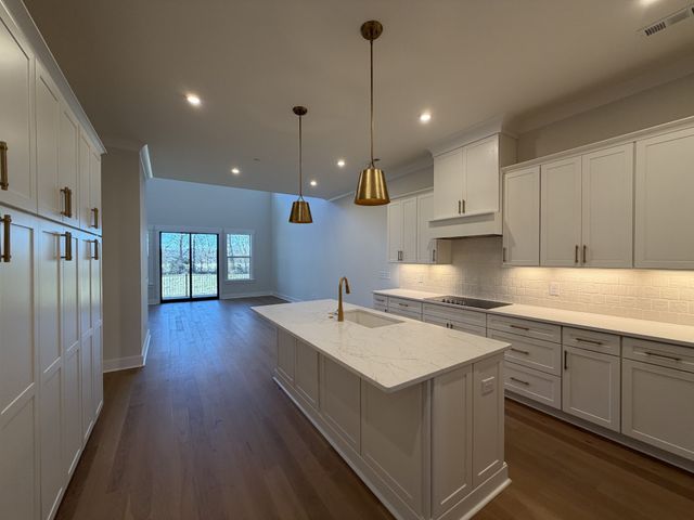 2068 Conductor Ln, Thompsons Station, TN 37179