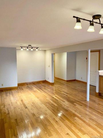 1630 Jefferson Avenue, West Islip, NY 11795