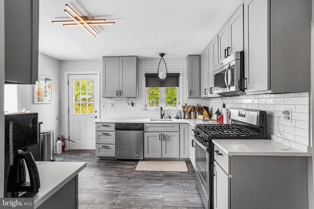 205 RENFREW AVE, Trenton, NJ 08618