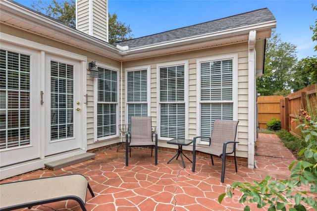 106 Miller Pointe Way, Winston Salem, NC 27106