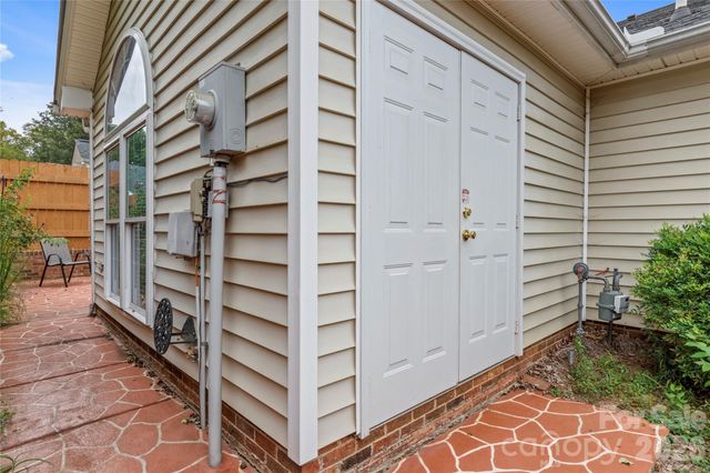 106 Miller Pointe Way, Winston Salem, NC 27106