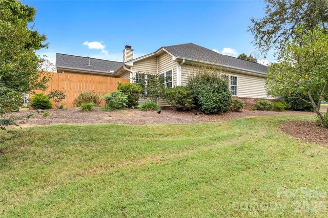 106 Miller Pointe Way, Winston Salem, NC 27106