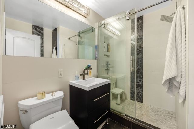 555 North Ave 11E, Fort Lee Boro, NJ 07024