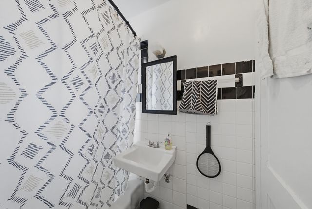 3524 N OZARK Avenue, Chicago, IL 60634