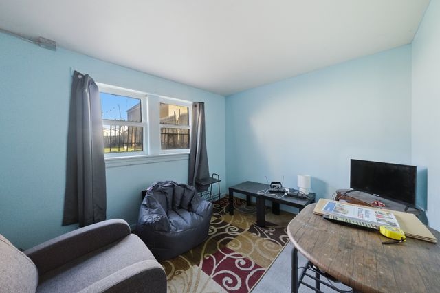 3524 N OZARK Avenue, Chicago, IL 60634