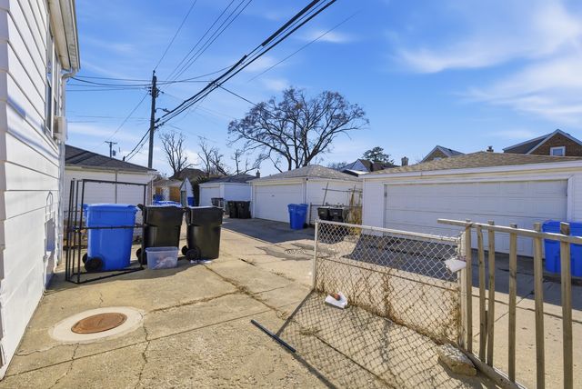 3524 N OZARK Avenue, Chicago, IL 60634