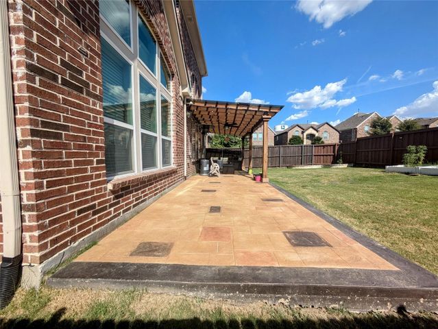 2472 Twin Oaks Drive, Little Elm, TX 75068