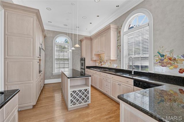 103 Linden Avenue, Clayton, MO 63105