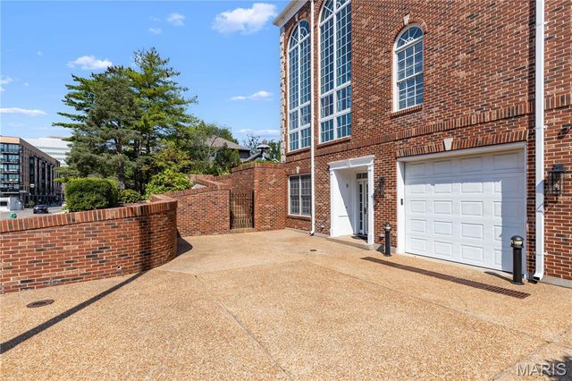 103 Linden Avenue, Clayton, MO 63105