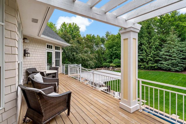 20655 Parkview Lane, Shorewood, MN 55331