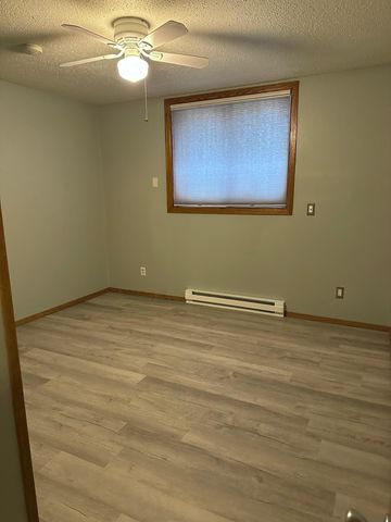 3025 18th Street S, Fargo, ND 58103