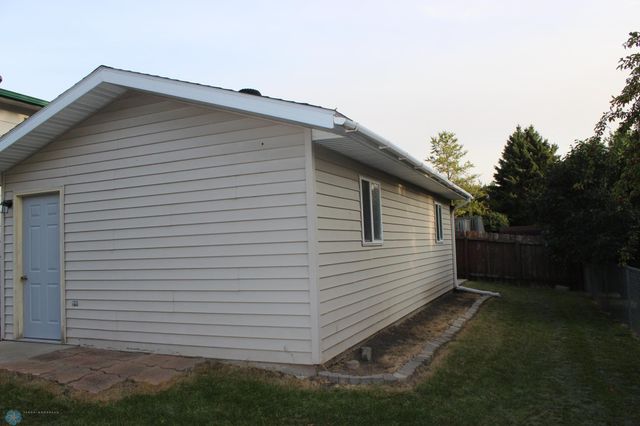 3025 18th Street S, Fargo, ND 58103