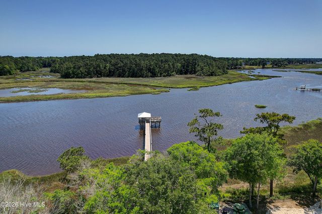 1574 Harbour Place Drive, Calabash, NC 28467