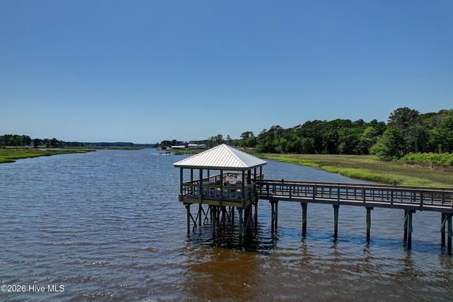 1574 Harbour Place Drive, Calabash, NC 28467