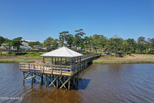 1574 Harbour Place Drive, Calabash, NC 28467