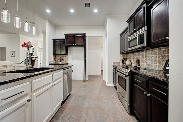 2801 Firewheel Road, Edmond, OK 73013