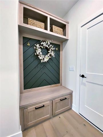 5888 NW Black Oak Court, Parkville, MO 64152