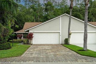 101 Fox Glen DR 6-4, Naples, FL 34104