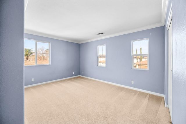 2385 S Creekside Drive, Los Banos, CA 93635