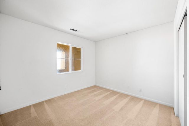 2385 S Creekside Drive, Los Banos, CA 93635