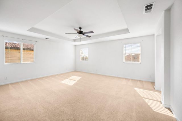 2385 S Creekside Drive, Los Banos, CA 93635