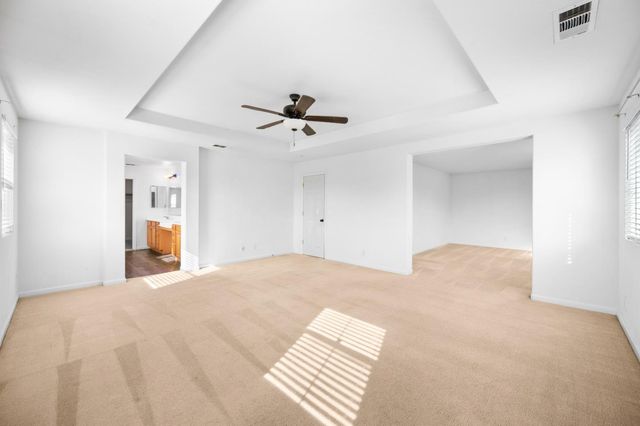 2385 S Creekside Drive, Los Banos, CA 93635