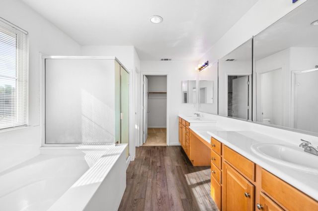 2385 S Creekside Drive, Los Banos, CA 93635