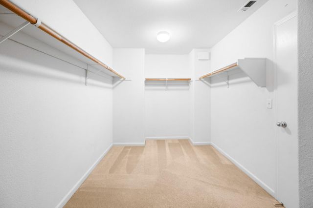 2385 S Creekside Drive, Los Banos, CA 93635