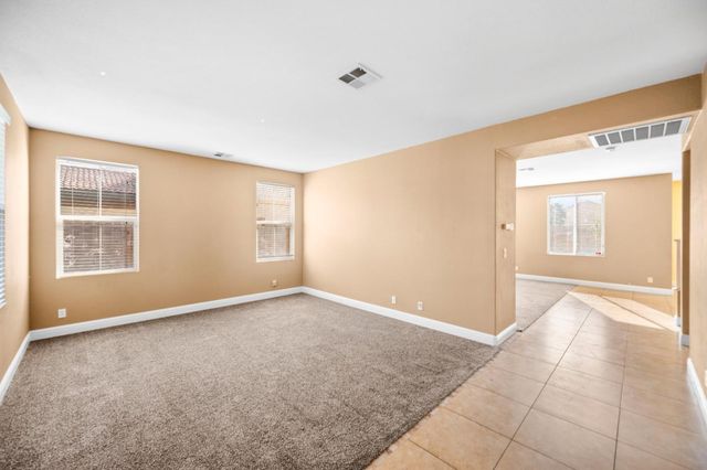 2385 S Creekside Drive, Los Banos, CA 93635