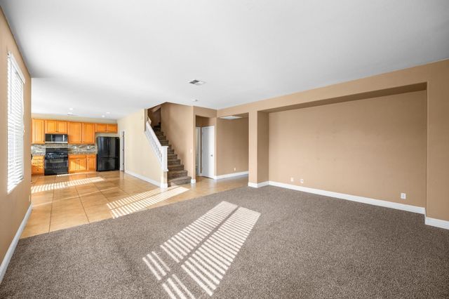 2385 S Creekside Drive, Los Banos, CA 93635