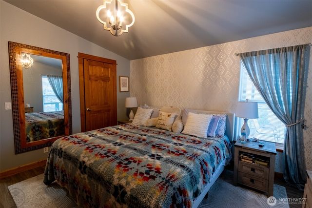 182 Point Drive, Oroville, WA 98844