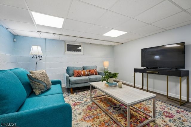 32 Rutgers St, Maplewood Twp., NJ 07040