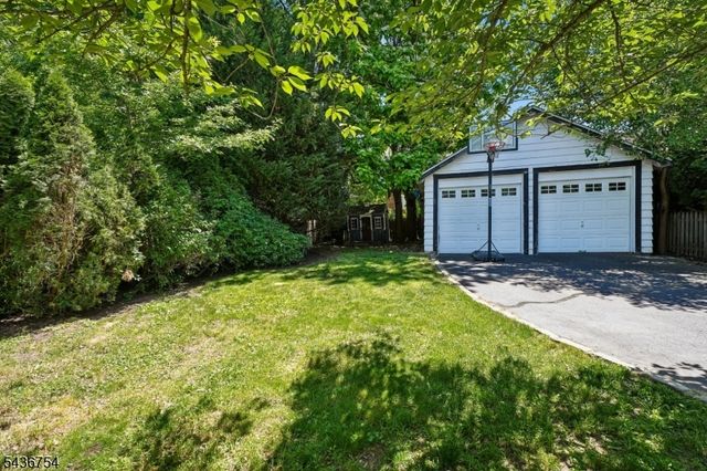 32 Rutgers St, Maplewood Twp., NJ 07040