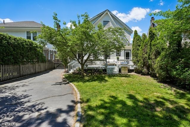 32 Rutgers St, Maplewood Twp., NJ 07040