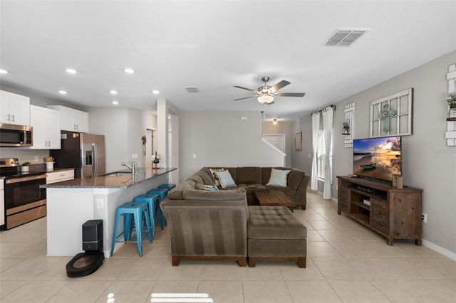 36412 GARDEN WALL WAY, Zephyrhills, FL 33541