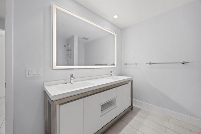 2000 Metropica Way 802, Sunrise, FL 33323
