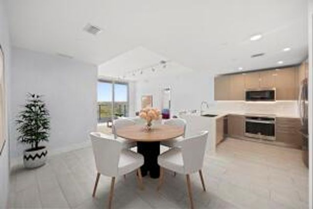 2000 Metropica Way 802, Sunrise, FL 33323