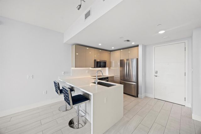 2000 Metropica Way 802, Sunrise, FL 33323