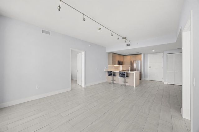 2000 Metropica Way 802, Sunrise, FL 33323