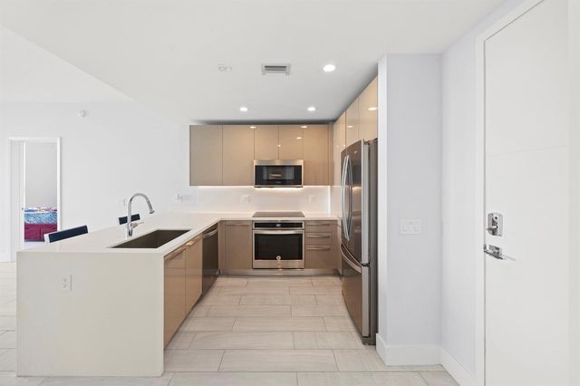 2000 Metropica Way 802, Sunrise, FL 33323