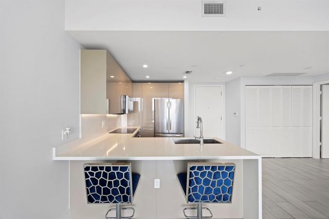 2000 Metropica Way 802, Sunrise, FL 33323