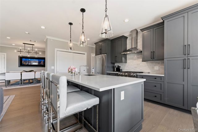22302 Aspenwood Drive 22302, Plainview, NY 11803