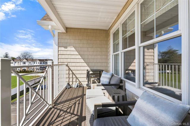 22302 Aspenwood Drive 22302, Plainview, NY 11803