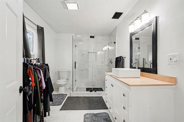 6305 S MACDILL AVENUE, Tampa, FL 33611