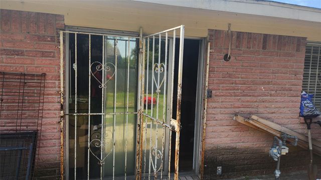 8718 Glen Shadow Drive, Houston, TX 77088