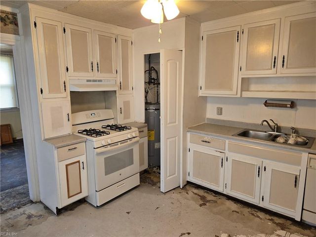 710 Norwood CIR, Hampton, VA 23681