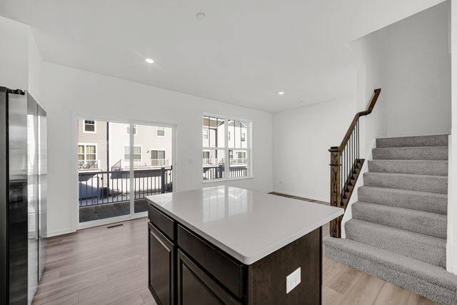 203 Settlers Place 203, West Dundee, IL 60118