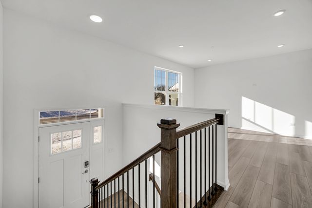 203 Settlers Place 203, West Dundee, IL 60118